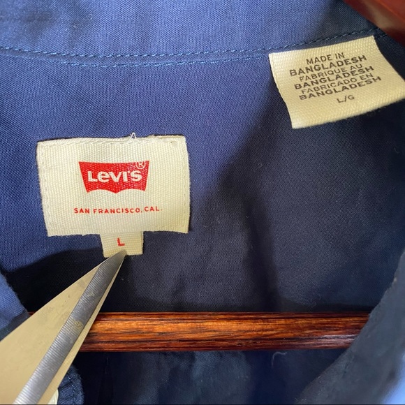 Levi’s Blue Short Sleeve Button Up Shirt Size L - Picture 3 of 4